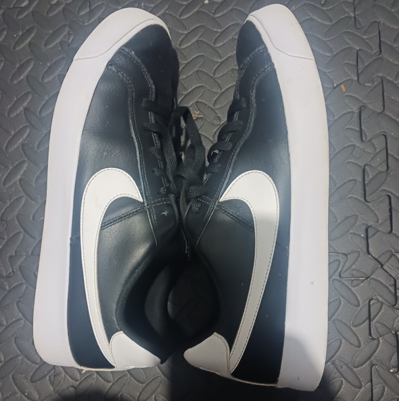 Nike Court Royale AC Black & White Men Sneakers - Picture 9 of 12